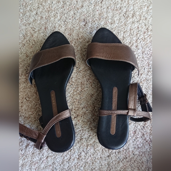 Robert CLERGERIE lambskin leather Bronze SANDALS size 8 - Picture 4 of 12
